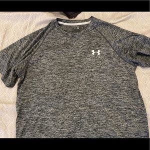 Mens UA shirt